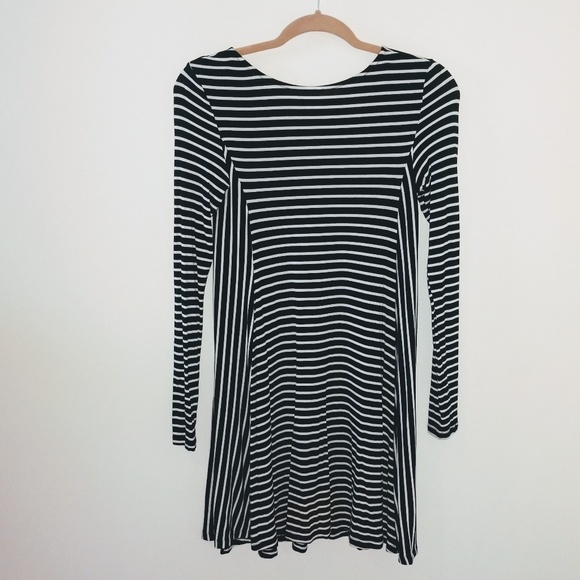 Old Navy Striped Swing Dress - Picture 4 of 5